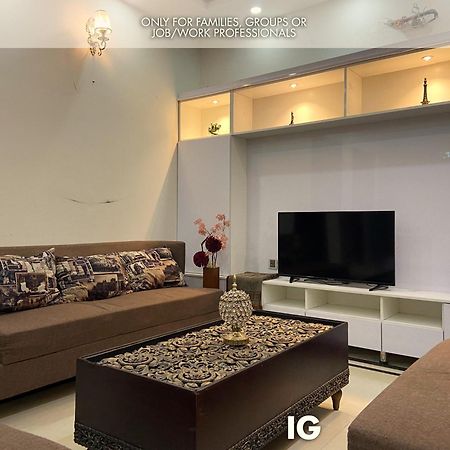 3 Bedroom Furnished Holiday Home Near Valencia Town, Lake City & Ring Road ラホール エクステリア 写真