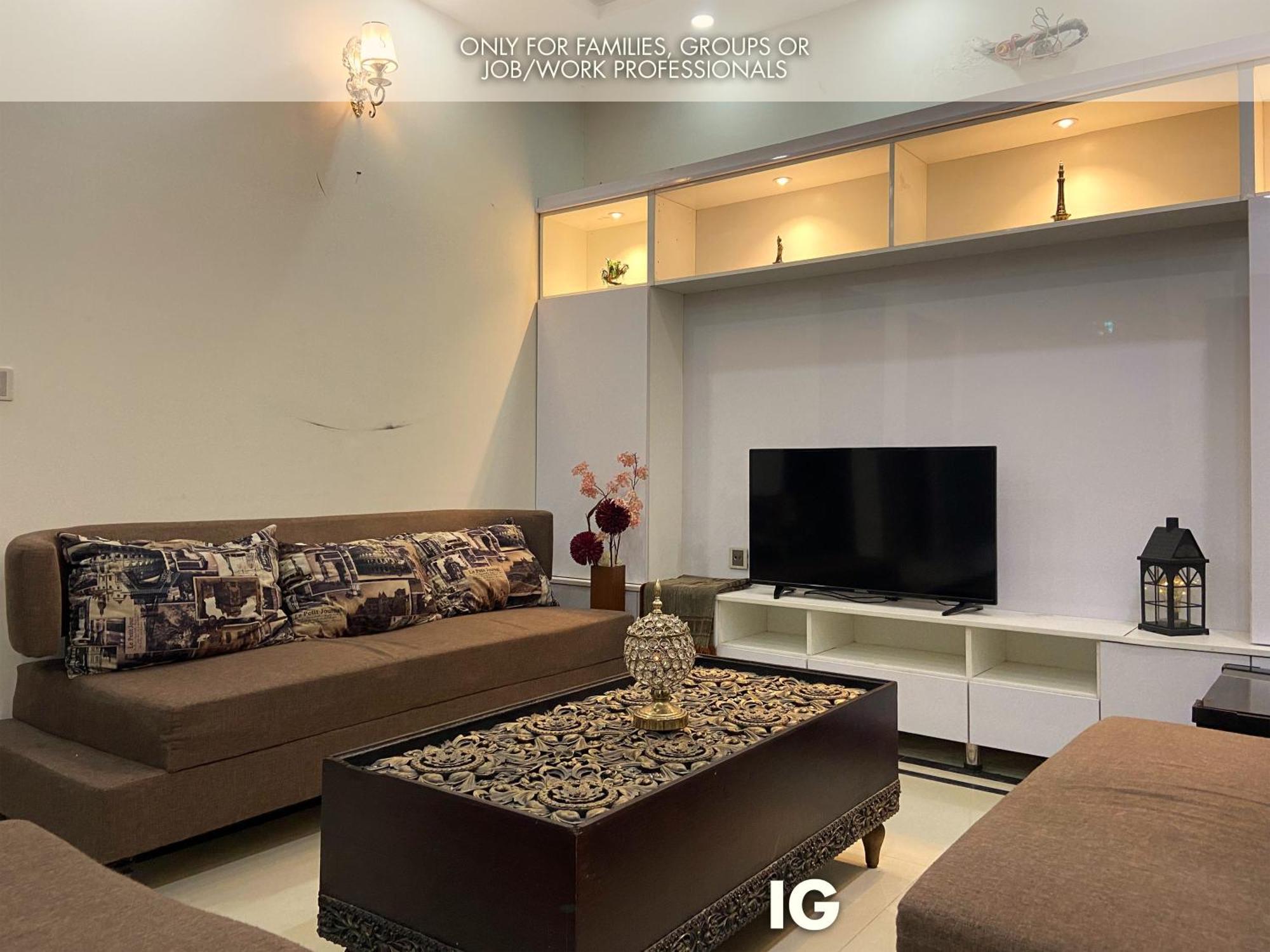 3 Bedroom Furnished Holiday Home Near Valencia Town, Lake City & Ring Road ラホール エクステリア 写真
