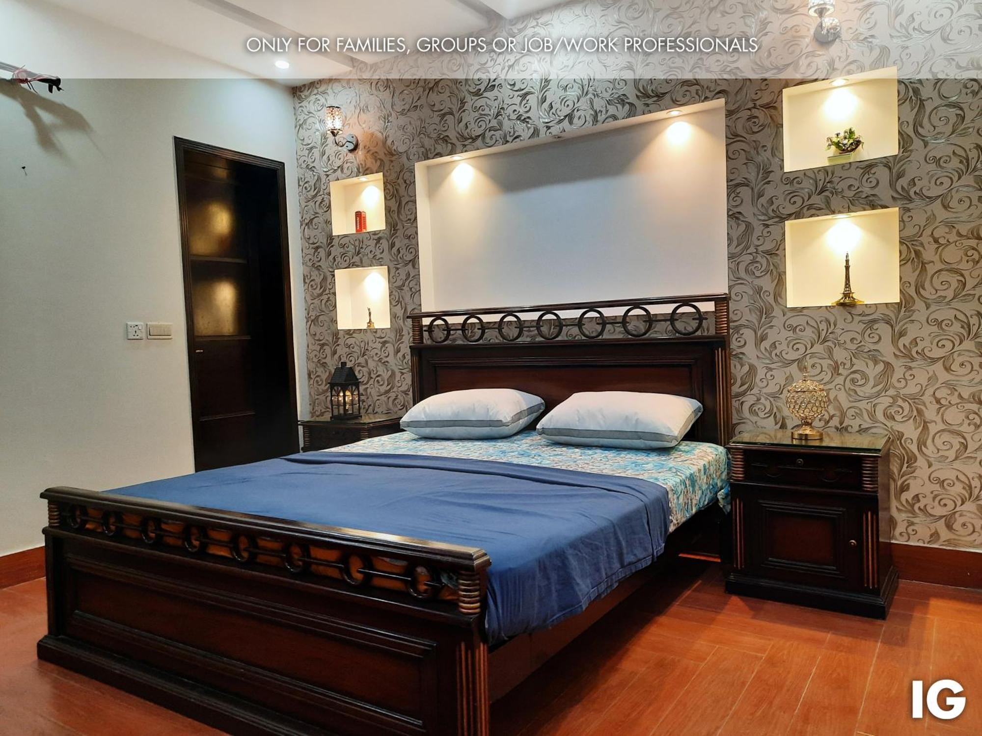 3 Bedroom Furnished Holiday Home Near Valencia Town, Lake City & Ring Road ラホール エクステリア 写真