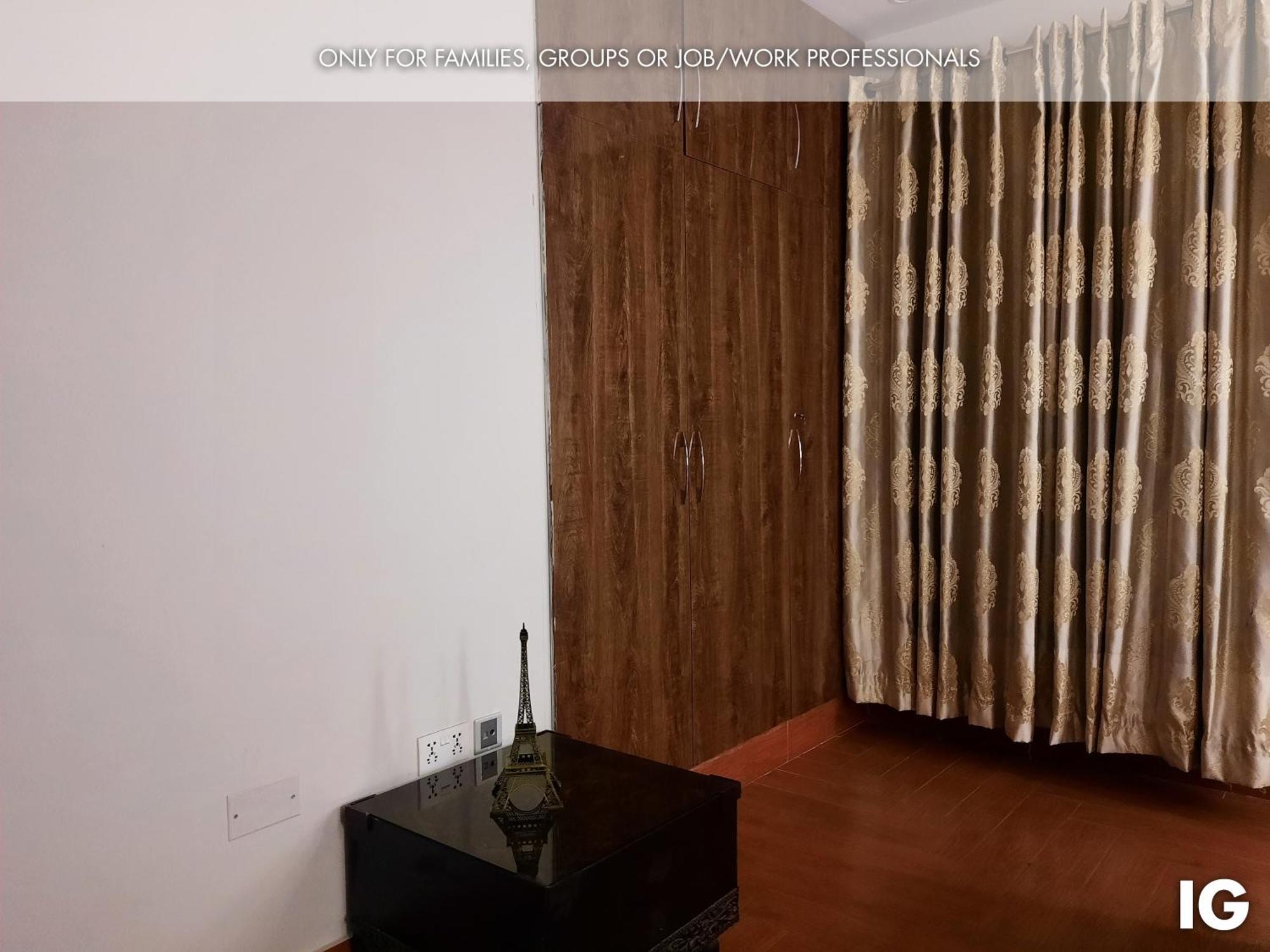 3 Bedroom Furnished Holiday Home Near Valencia Town, Lake City & Ring Road ラホール エクステリア 写真
