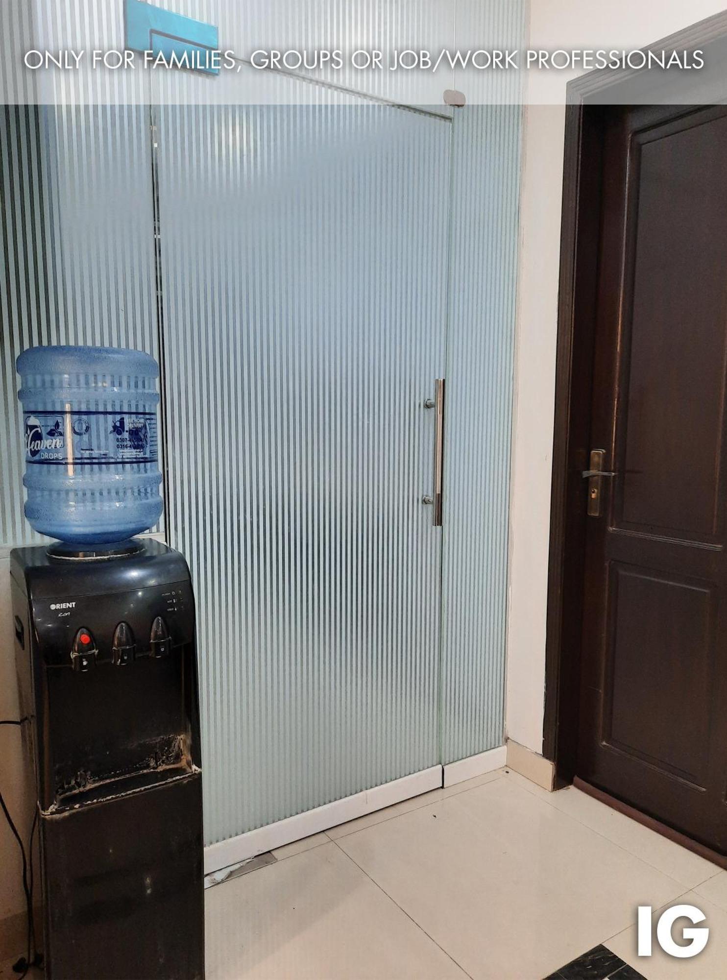 3 Bedroom Furnished Holiday Home Near Valencia Town, Lake City & Ring Road ラホール エクステリア 写真