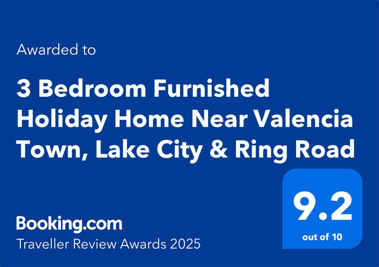 3 Bedroom Furnished Holiday Home Near Valencia Town, Lake City & Ring Road ラホール エクステリア 写真